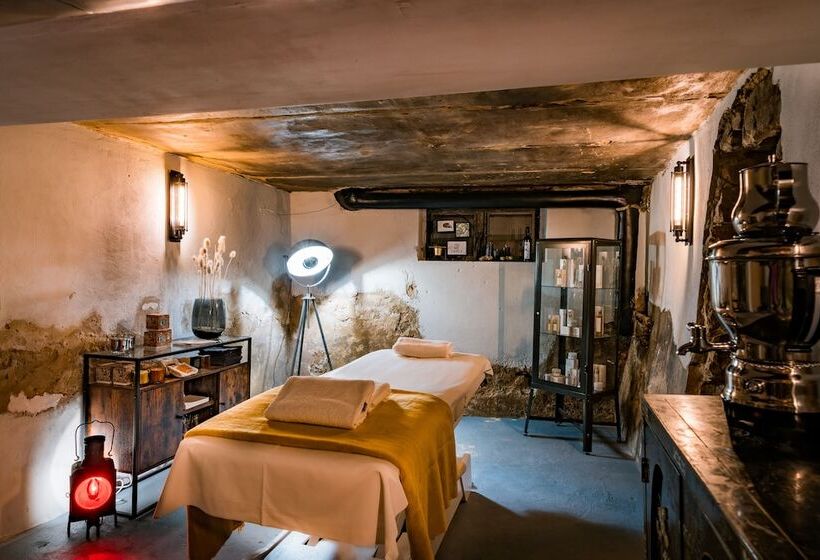 Thehotel At Lippischer Hof