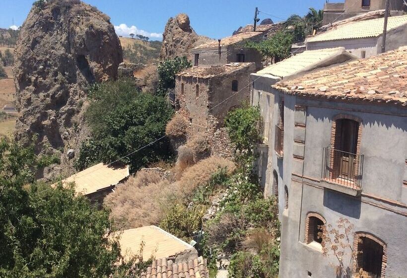 فندق Tito Serranò