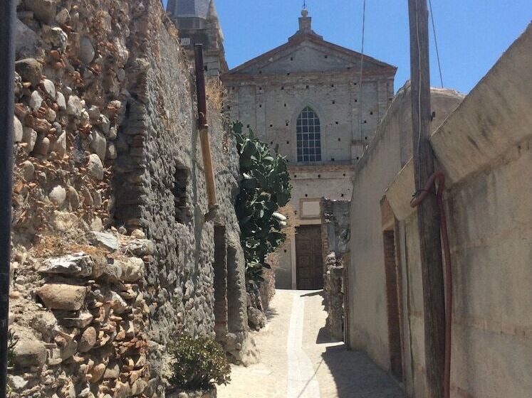 فندق Tito Serranò