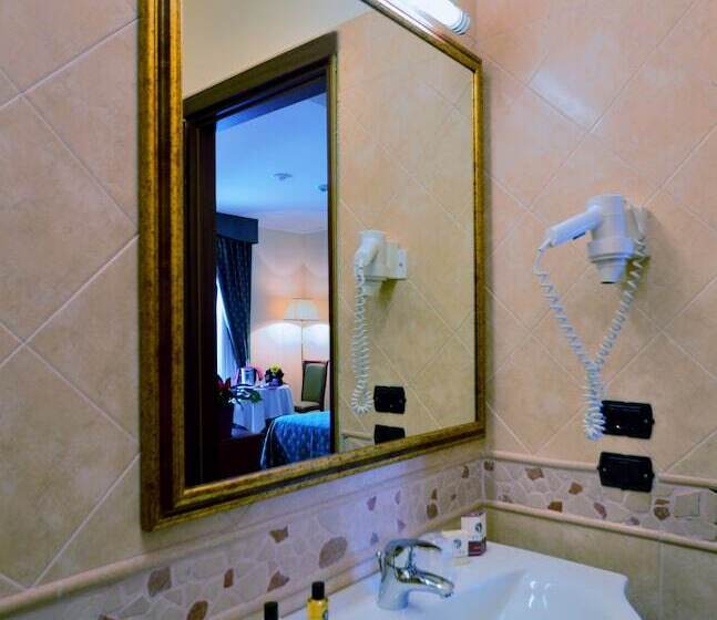 فندق Tito Serranò