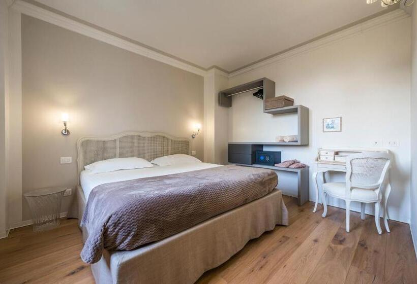 هتل Villa Italia Luxury Suites And Apartments