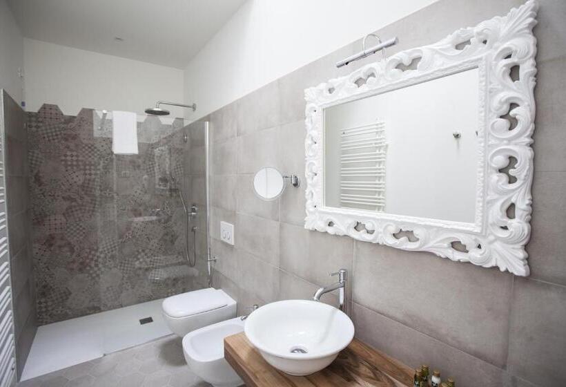 هتل Villa Italia Luxury Suites And Apartments