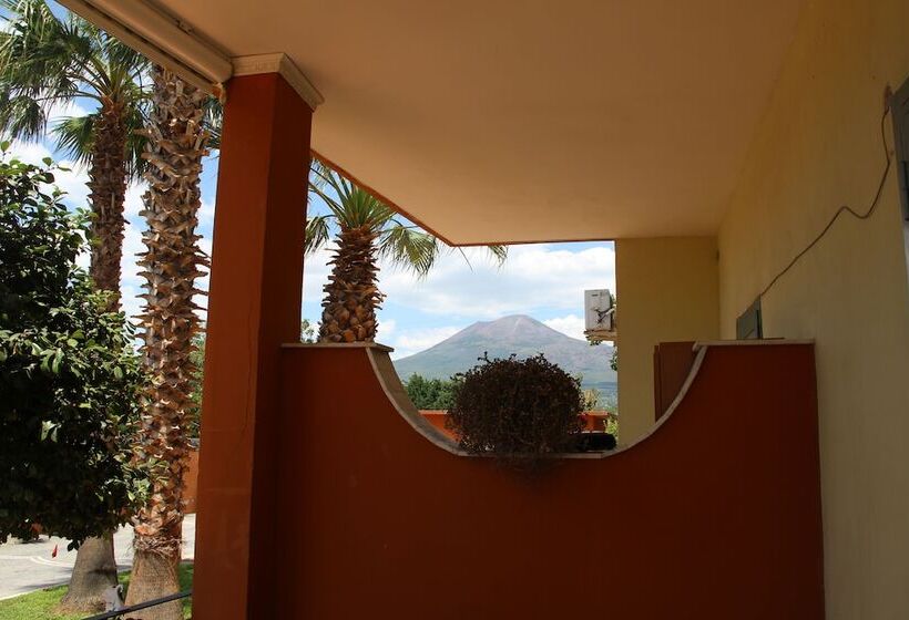 Отель Villa Julia