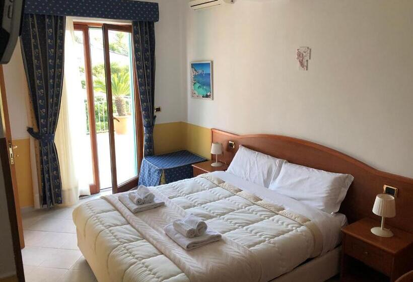هتل Villa Julia