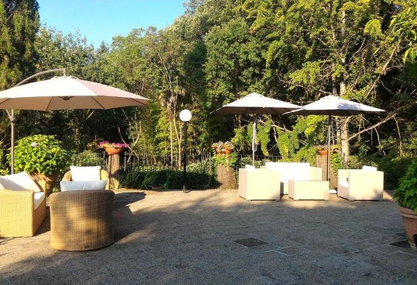 호텔 Villa La Nussa