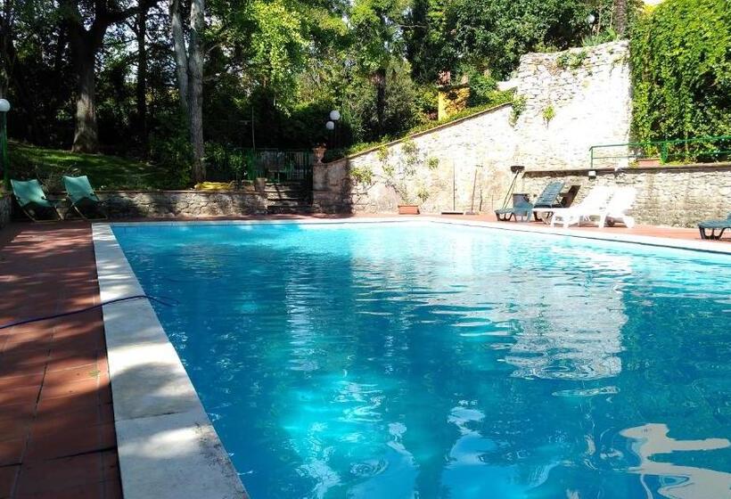 호텔 Villa La Nussa