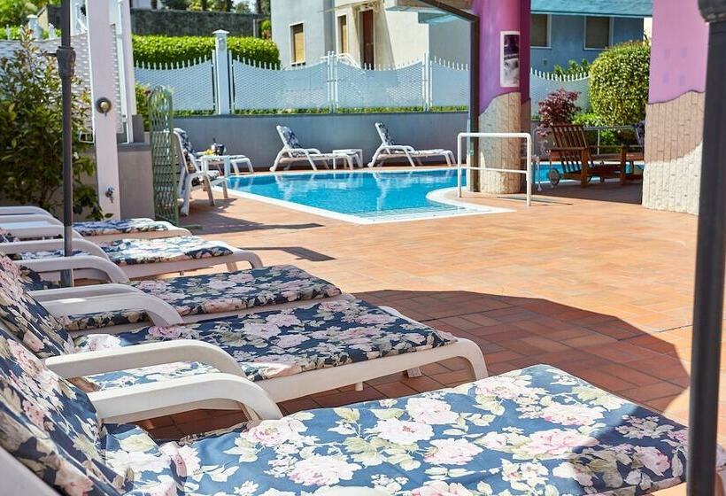 Отель Villa Lilla