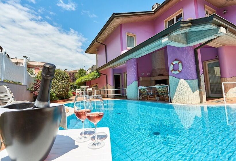 Отель Villa Lilla