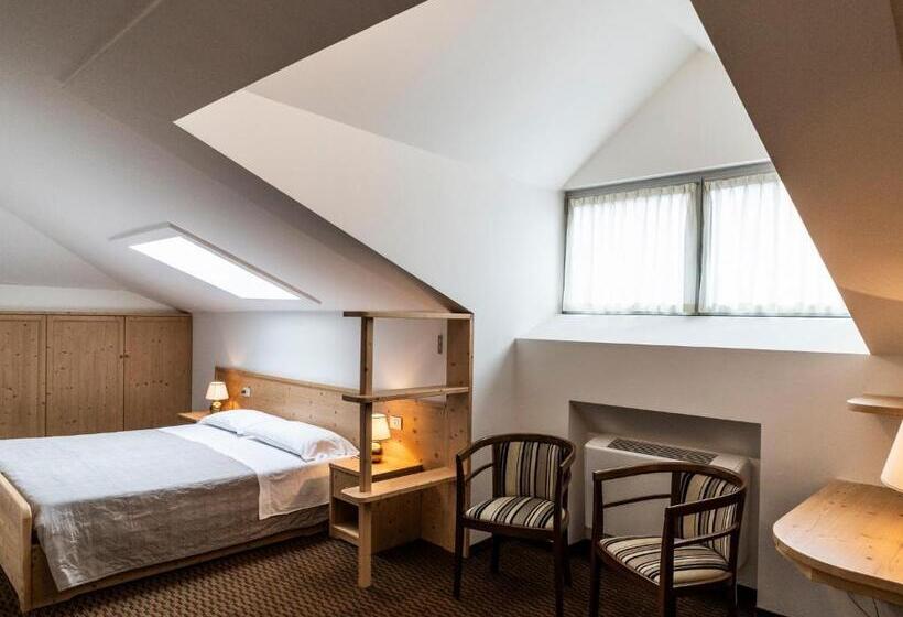 בית מלון כפרי Villa Regina