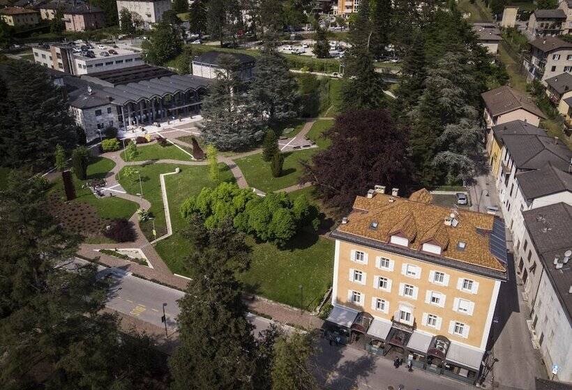 בית מלון כפרי Villa Regina