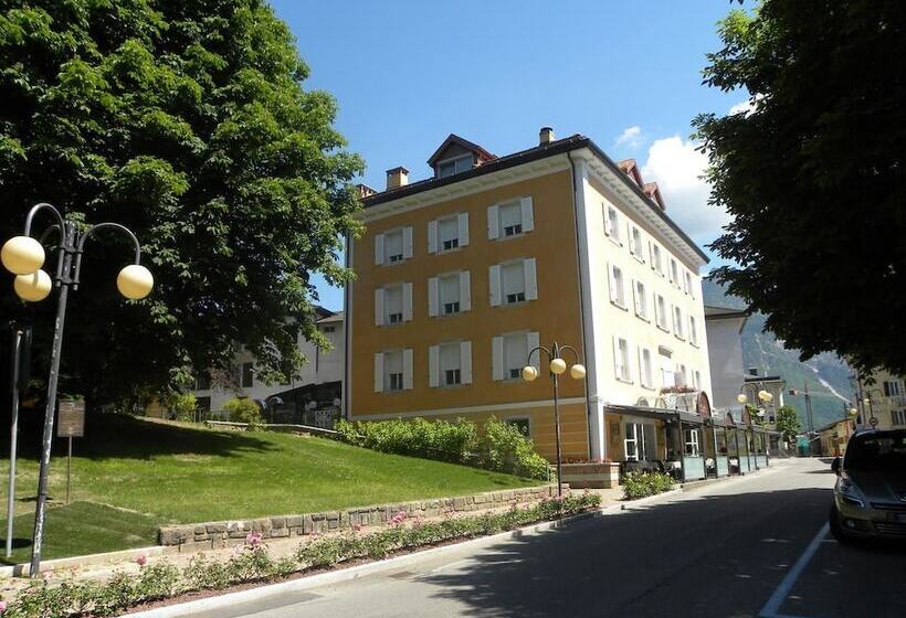 בית מלון כפרי Villa Regina