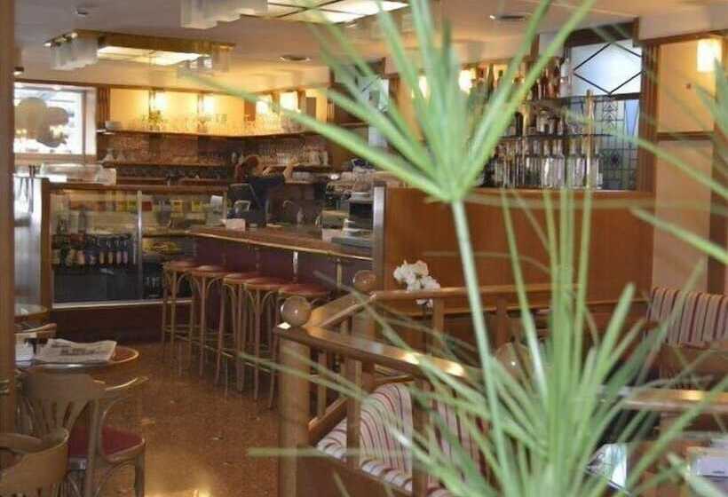 בית מלון כפרי Villa Regina