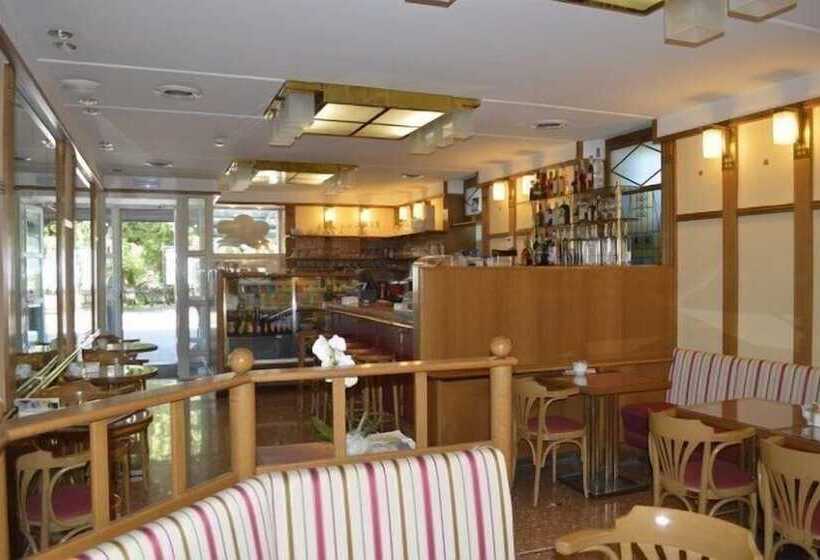 בית מלון כפרי Villa Regina