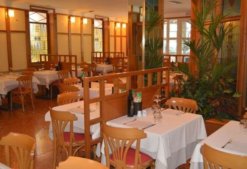 בית מלון כפרי Villa Regina