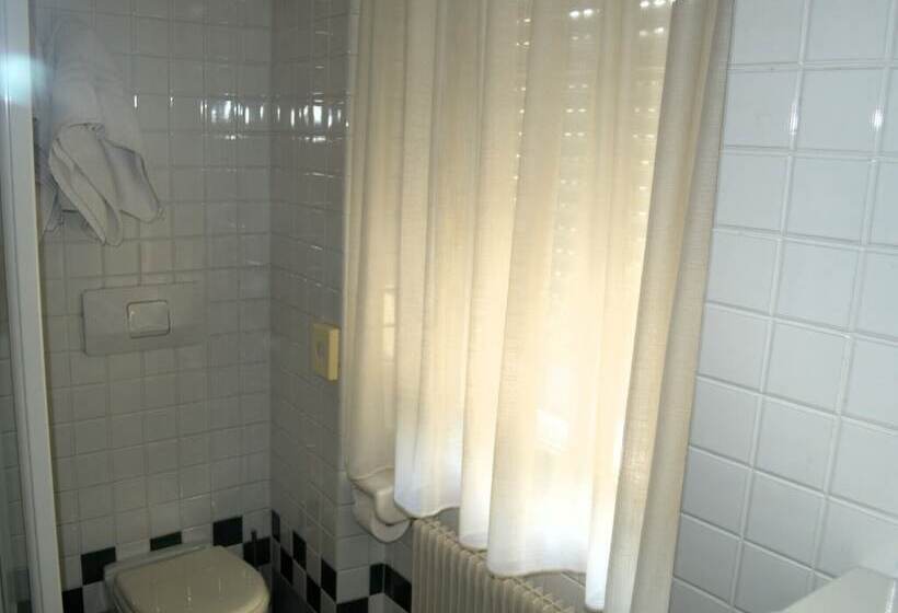 בית מלון כפרי Villa Regina