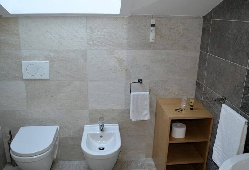 בית מלון כפרי Villa Regina