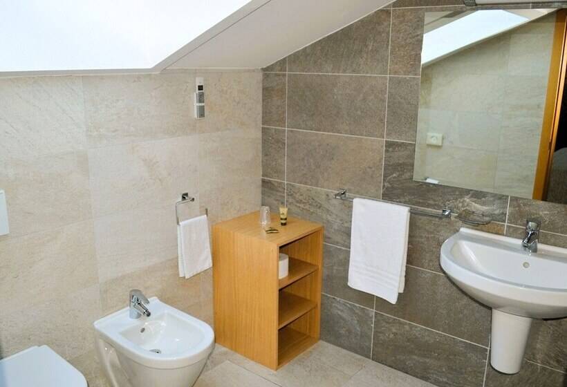 בית מלון כפרי Villa Regina