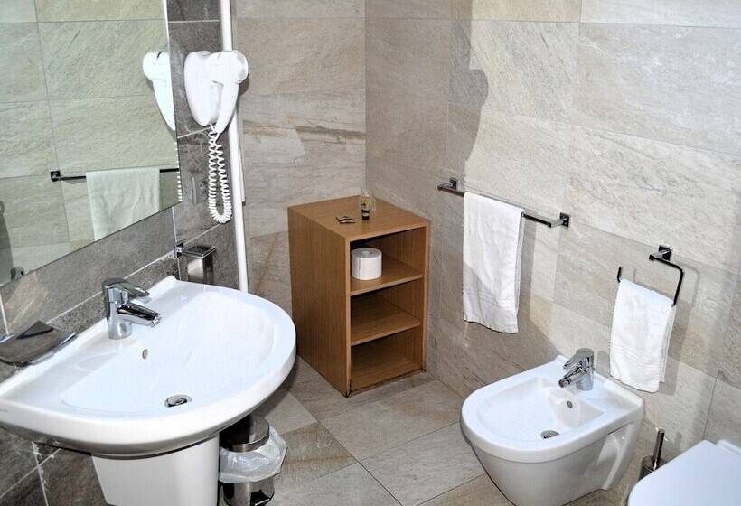 בית מלון כפרי Villa Regina