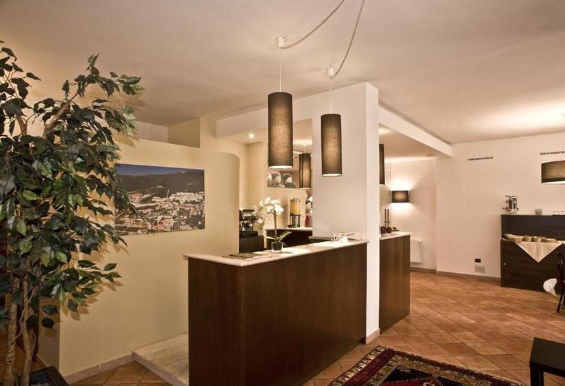 ホテル Villa Santacroce