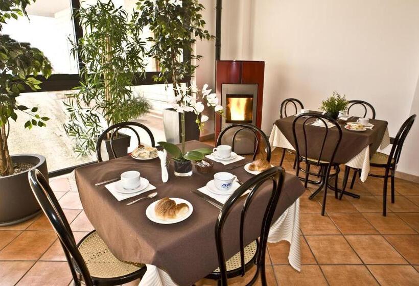 ホテル Villa Santacroce