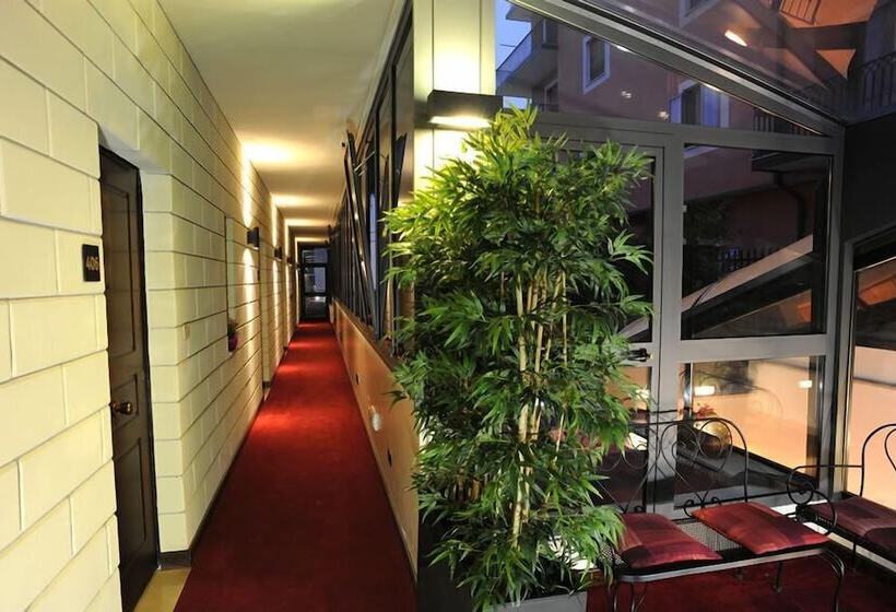 ホテル Villa Santacroce