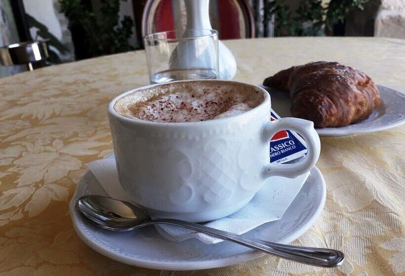 فندق Villa Torre Antica