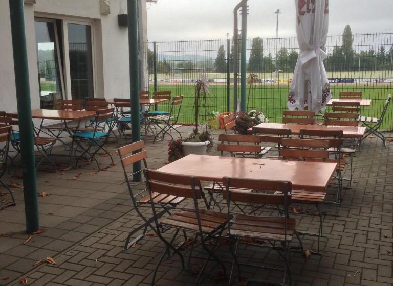 酒店 Zum Sportforum