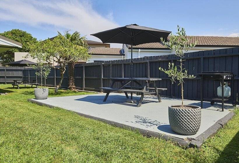 Cobblestone Court Motel Wenzel Motels