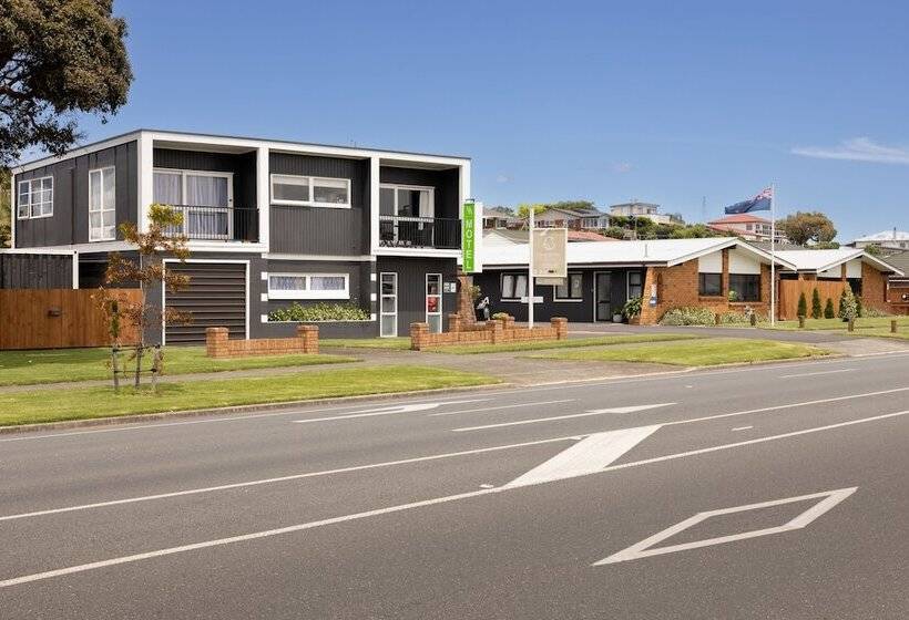 Cobblestone Court Motel Wenzel Motels