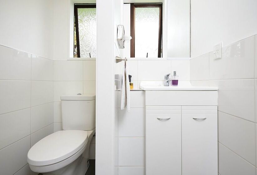 Cobblestone Court Motel Wenzel Motels