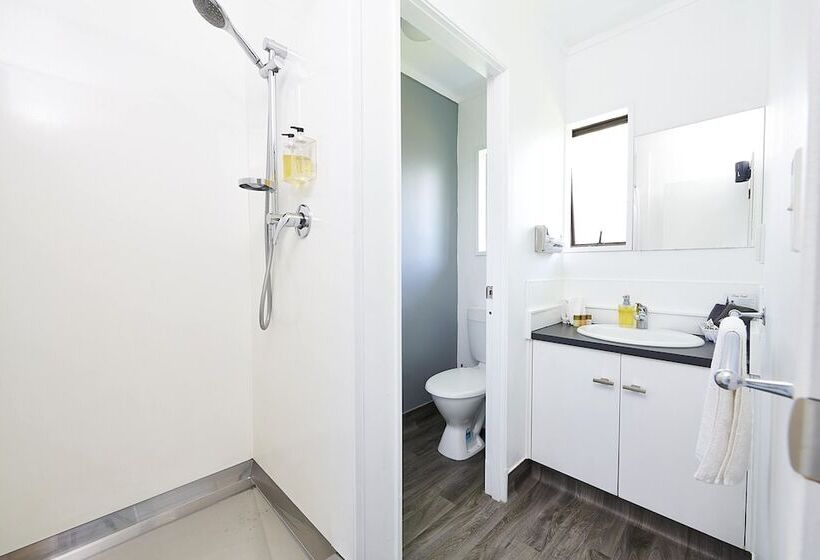 Cobblestone Court Motel Wenzel Motels