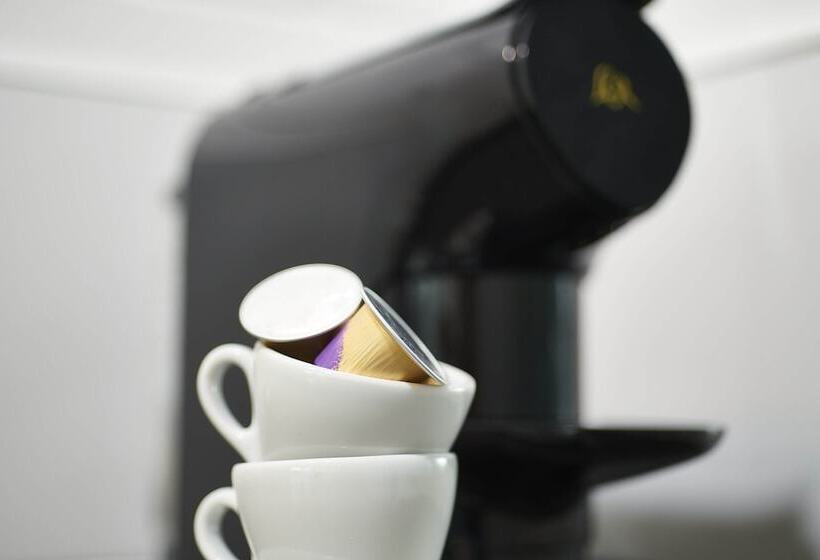 Cobblestone Court Motel Wenzel Motels