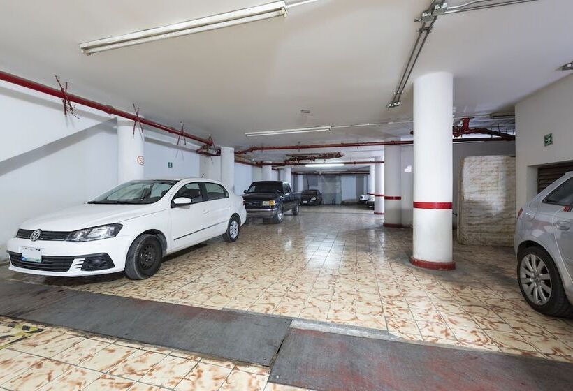 ホテル Adhoc Empresas