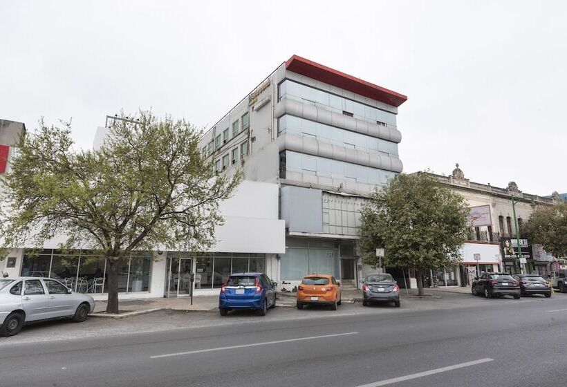 ホテル Adhoc Empresas