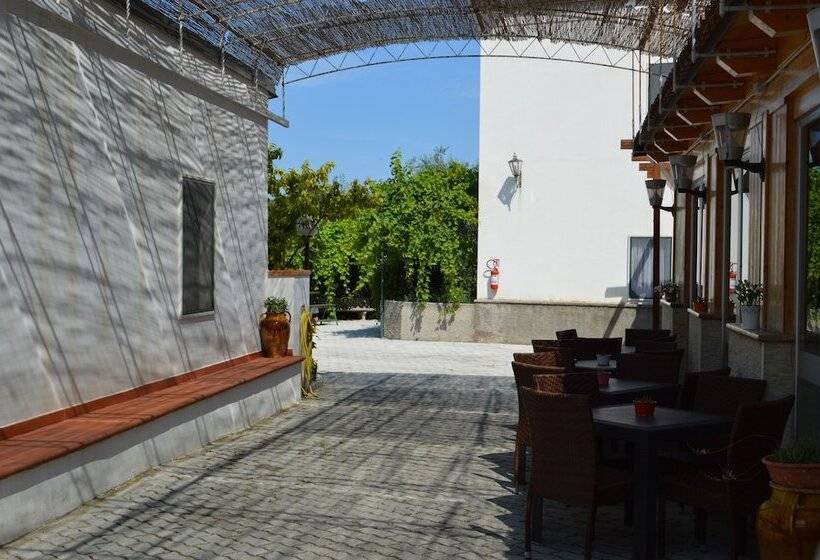 هتل Agriturismo Valle Dei Gelsi