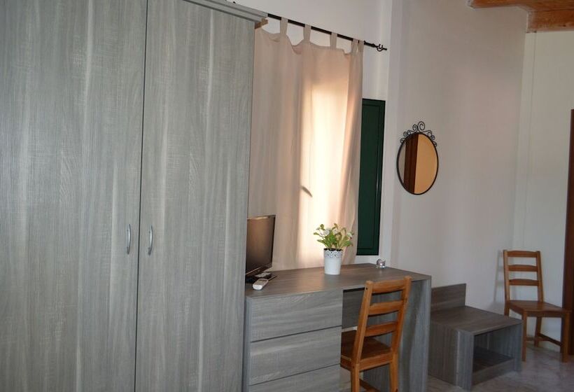 هتل Agriturismo Valle Dei Gelsi