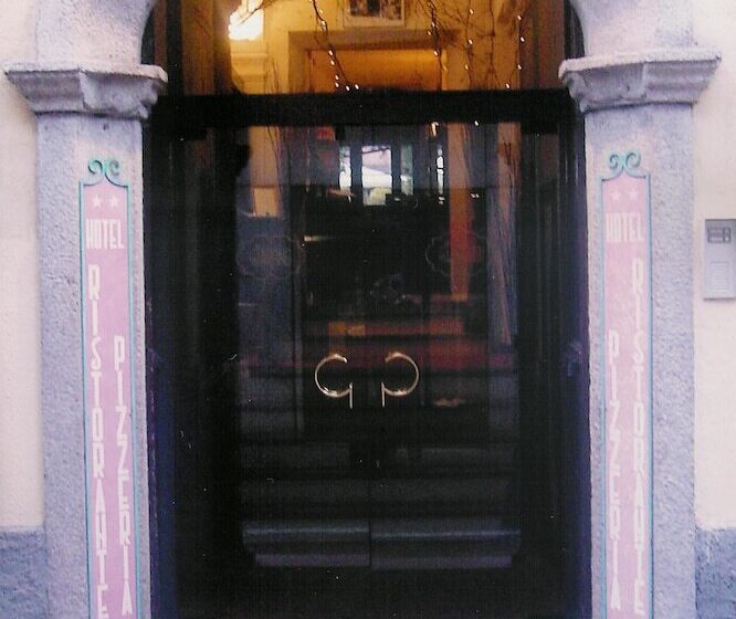 호텔 Albergo Ristorante Giardino