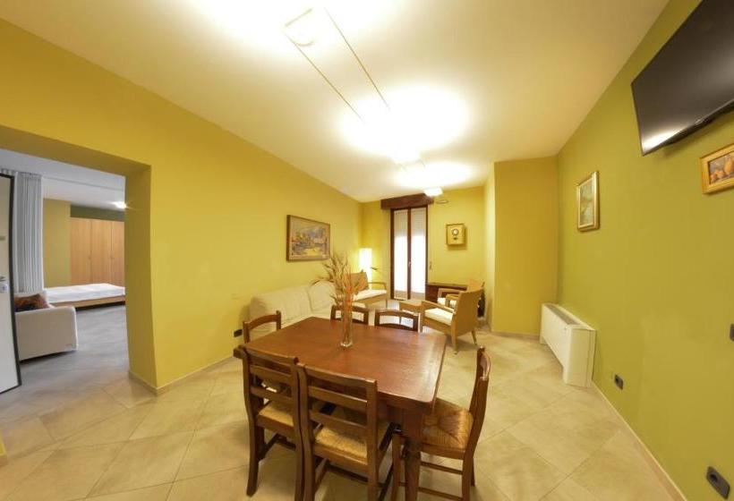 Отель All' Orologio