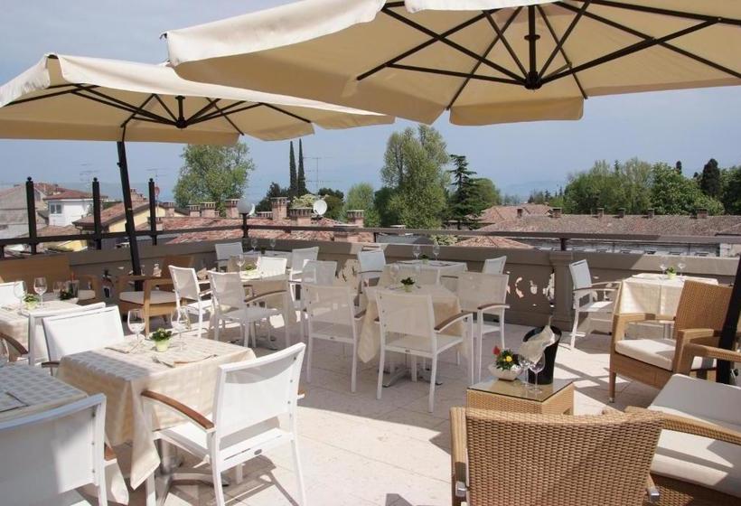 Отель All' Orologio