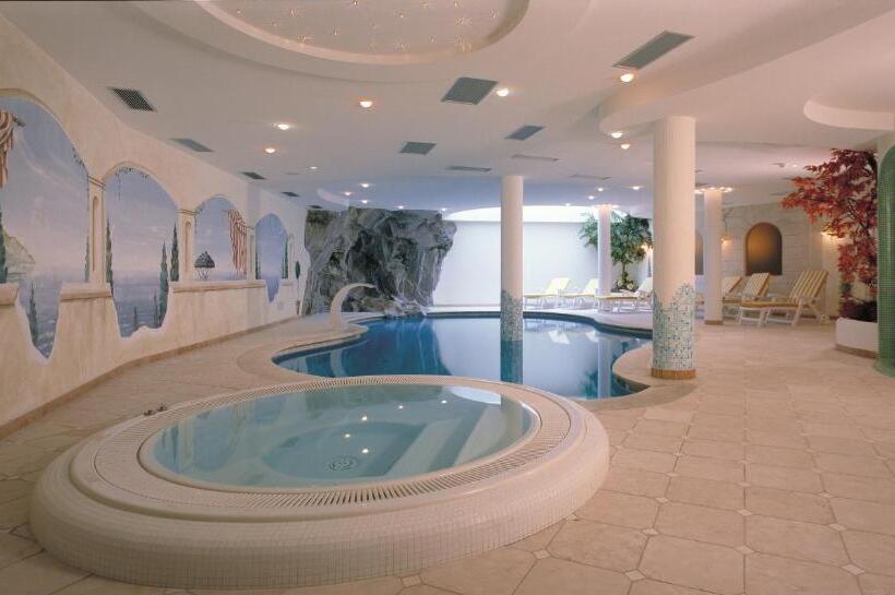 בית מלון כפרי Almina