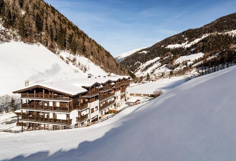 בית מלון כפרי Almina