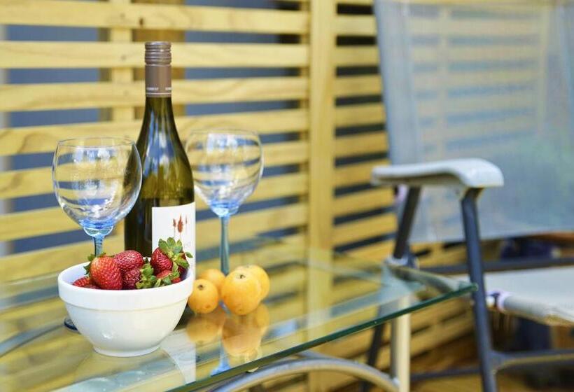 هتل Anchor Down Bed & Breakfast