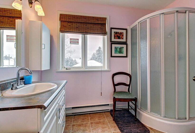 فندق Au Gîte De La Chute