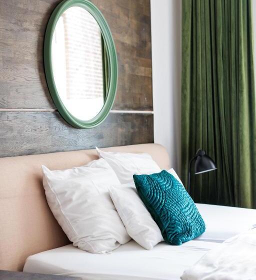 Отель Auberge Nassau