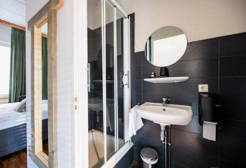 Отель Auberge Nassau