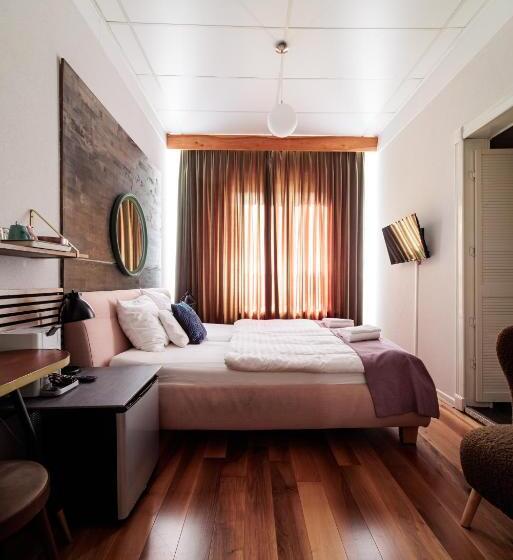 Отель Auberge Nassau