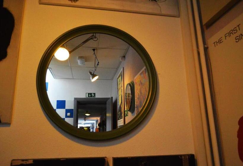 Отель Auberge Nassau