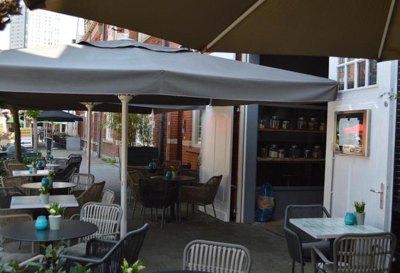 Отель Auberge Nassau