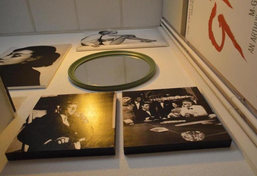 Отель Auberge Nassau