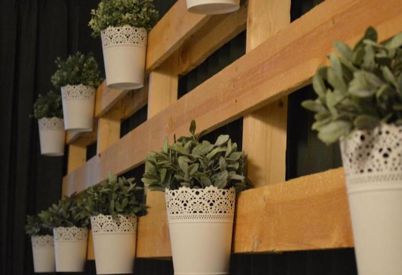 Отель Auberge Nassau